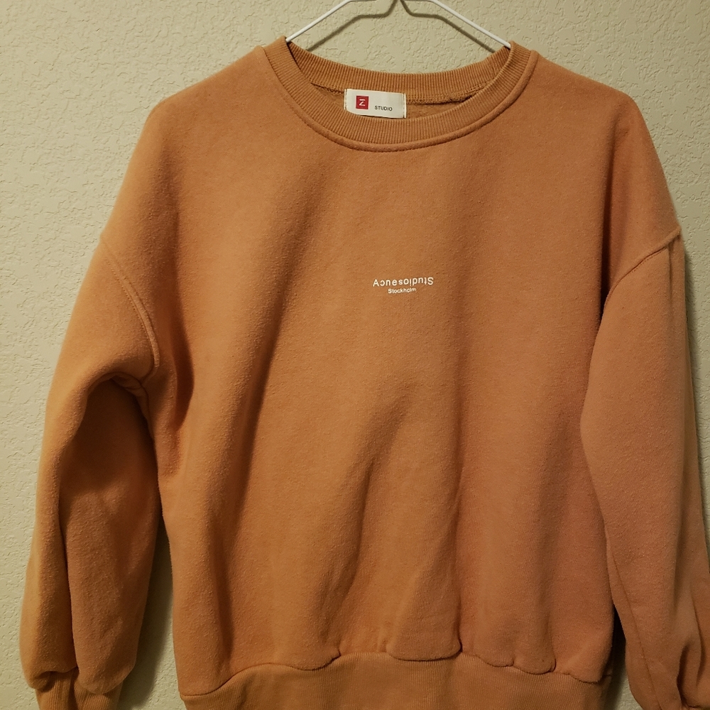 Clothes - Picture 2 of 3